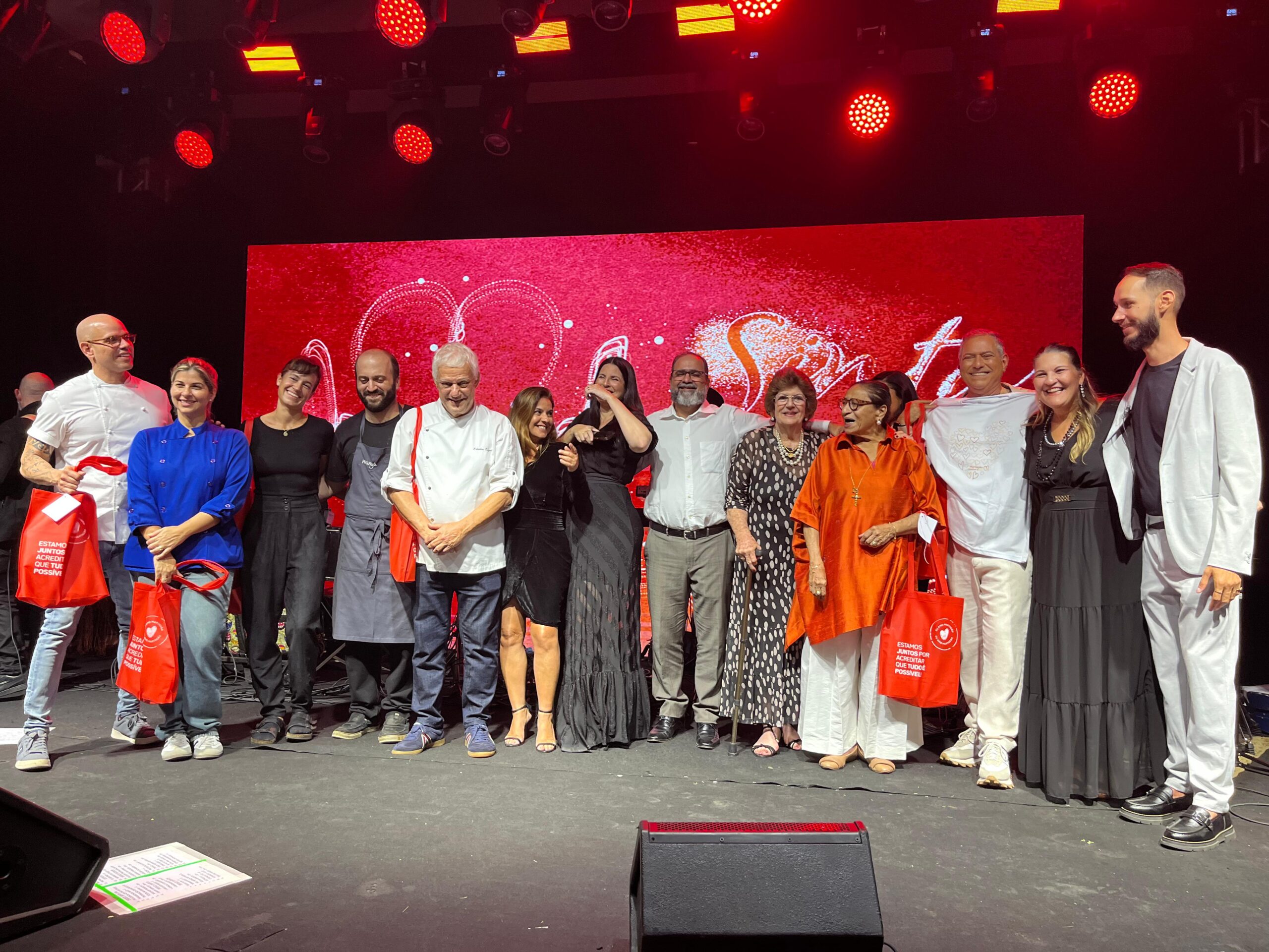 Em celebração aos 60 anos do Martagão, Jantar do Bem uniu solidariedade, gastronomia, música e artes plásticas