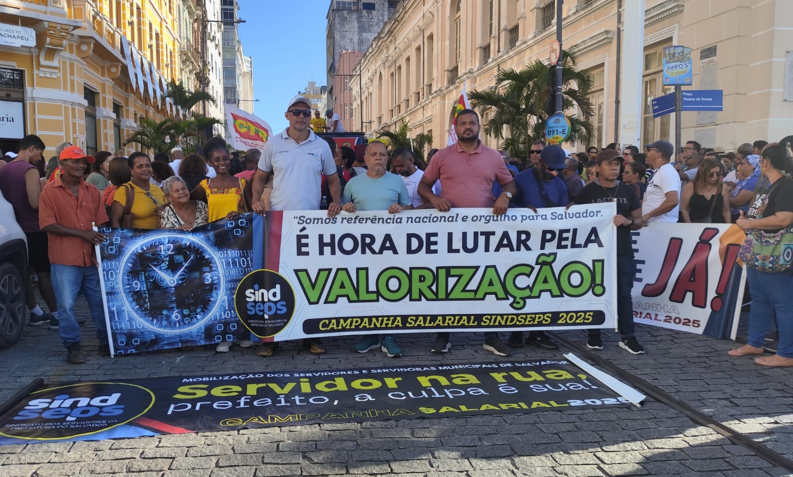 Servidores de Salvador deflagram greve após aprovação de reajuste