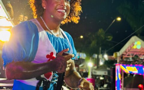 Imagem do post Bruno Magnata e La Fúria brilham na estreia histórica no bloco ‘Lá Vem Elas’ na Micareta de Feira 2025