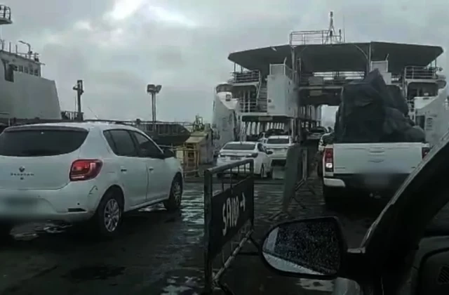 Ferry-boat: embarque de carros é suspenso devido ao mau tempo