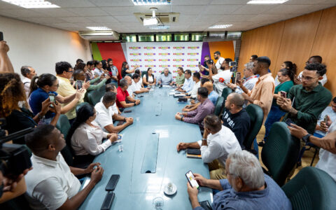 Imagem do post Luiz Caetano envia Projeto de Lei com reajuste de 5% para servidores de Camaçari