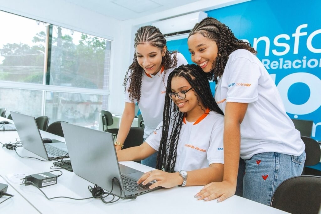 Acelen e AVSI Brasil abrem inscrições para cursos no Acender de Candeias