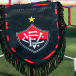 Vitória enfrenta Jequié e briga pela vice-liderança do Baianão