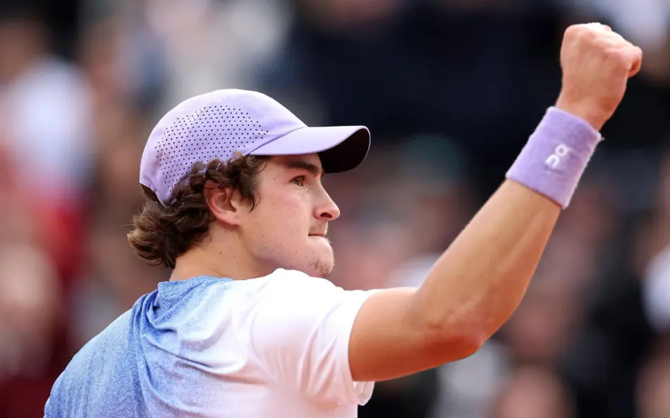João Fonseca se despede de Roland Garros, mas conquista feito inédito no ranking mundial