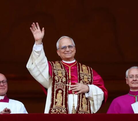 Imagem do post Fumaça branca: Novo papa é eleito no conclave; saiba quem é