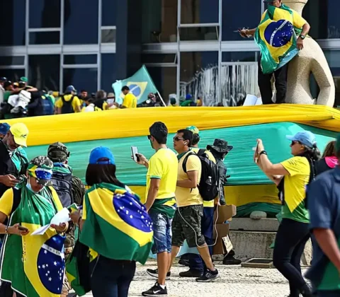 Imagem do post Marinha expulsa suboficial condenado por participação nos atos golpistas de 8 de janeiro