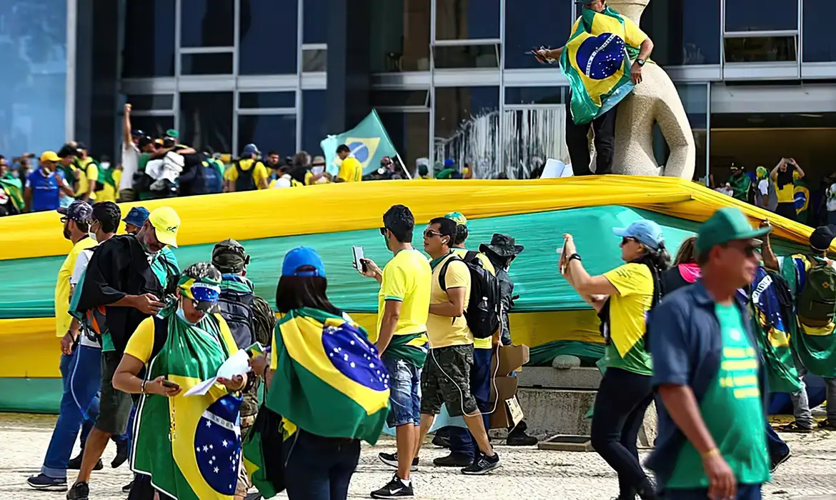 Marinha expulsa suboficial condenado por participação nos atos golpistas de 8 de janeiro
