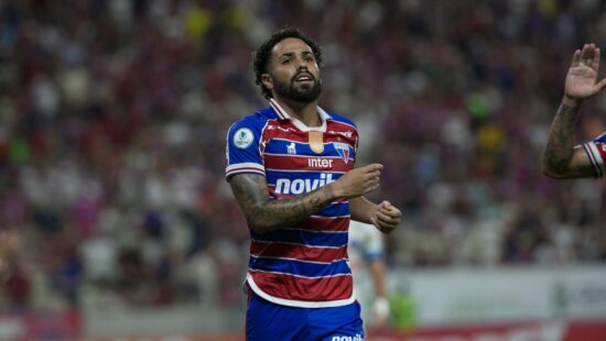 Vitória tenta a contratação do meia Calebe do Fortaleza