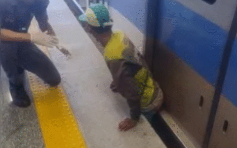 Imagem do post Passageiro fica prensado em metrô de Salvador após desrespeitar regras de segurança