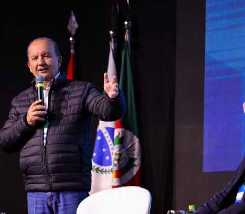 Imagem do post Governador polemiza ao sugerir separatismo do Brasil; assista