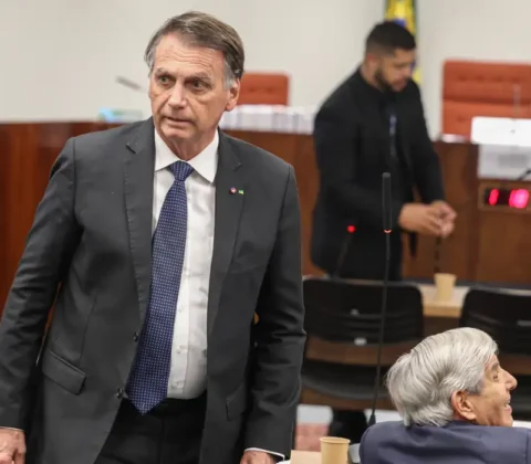 Imagem do post Advogados de Bolsonaro alegam falhas e pedem revisão ao STF