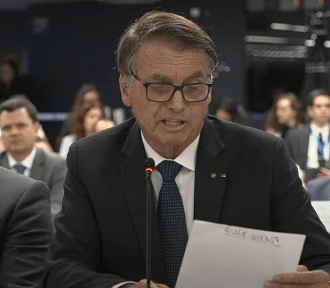 Imagem do post Bolsonaro pede desculpas a Moraes e admite não ter provas de acusações