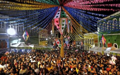 Imagem do post Após registro de lotação, Pelourinho se prepara para 2º dia de festa; confira atrações