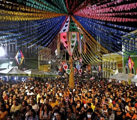 Imagem do post Após registro de lotação, Pelourinho se prepara para 2º dia de festa; confira atrações