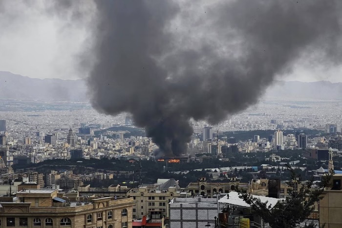 Israel e Irã se declaram vitoriosos em conflito