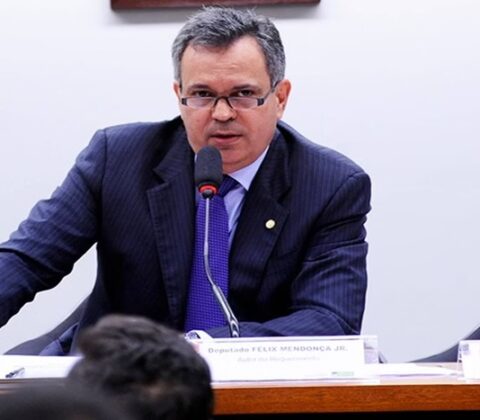 Imagem do post Após citação na Overclean, Félix Mendonça Jr. nega irregularidades e diz ter sido surpreendido