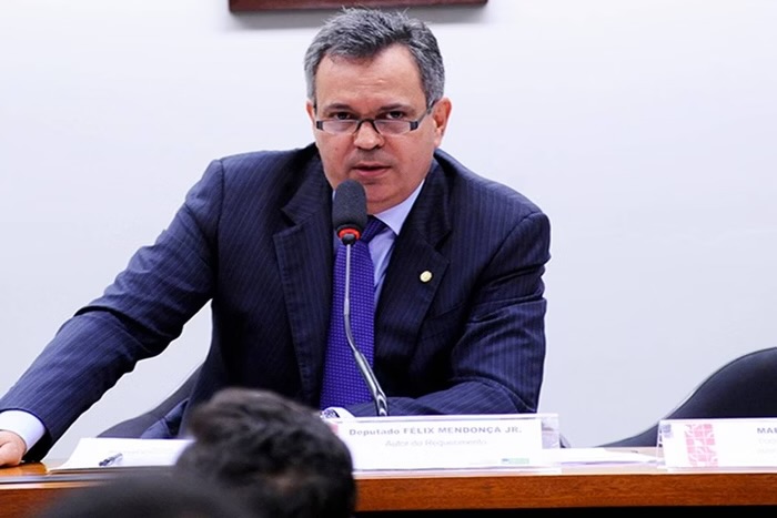 Após citação na Overclean, Félix Mendonça Jr. nega irregularidades e diz ter sido surpreendido