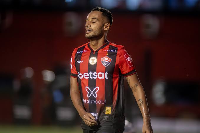 Ex-jogador do Vitória é preso por associação criminosa
