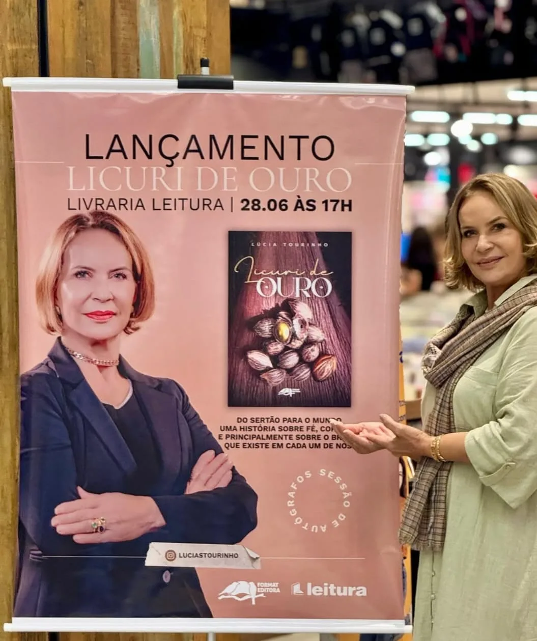 Lúcia Tourinho lança autobiografia “Licuri de Ouro”