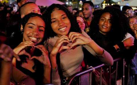 Imagem do post Flávio José emociona multidão e Iguinho e Lulinha encerram com piseiro no São João de Amargosa