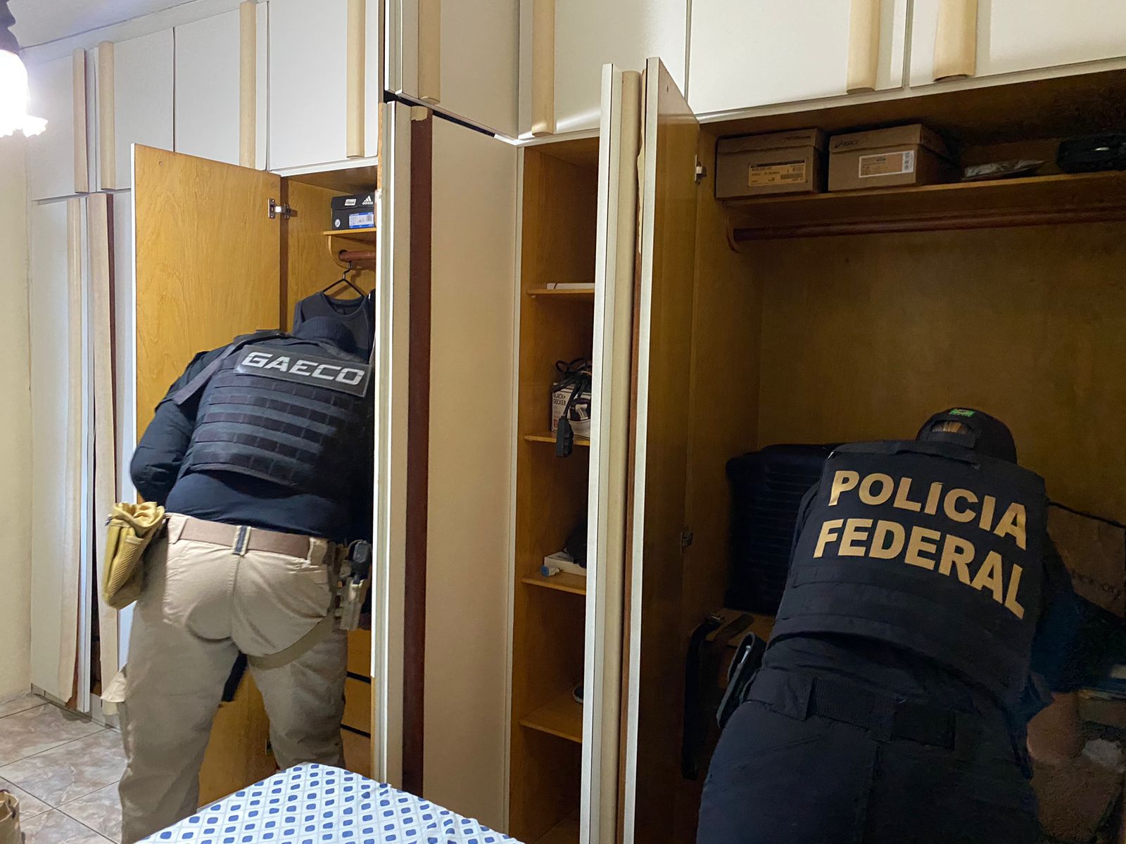 Operação do MPBA e PF investiga lavagem de dinheiro de contrabando de cigarros