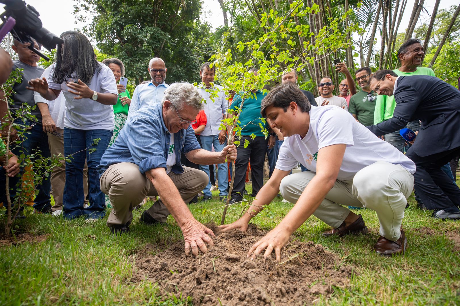 EcoJunho 2025: Camaçari inicia Semana do Meio Ambiente com plantio de mudas no Horto Florestal