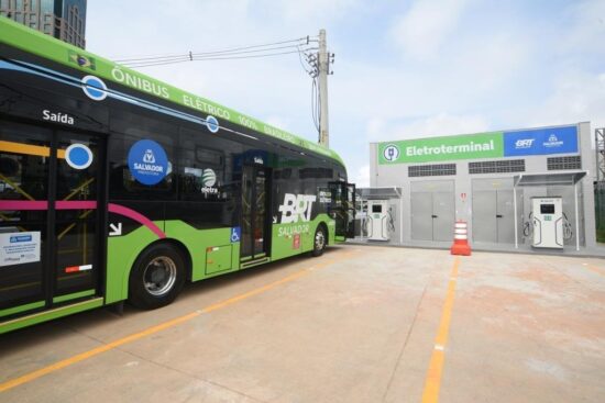 Com mobilidade elétrica e compartilhada, Salvador evita emissão de 1,5 mil toneladas de CO₂