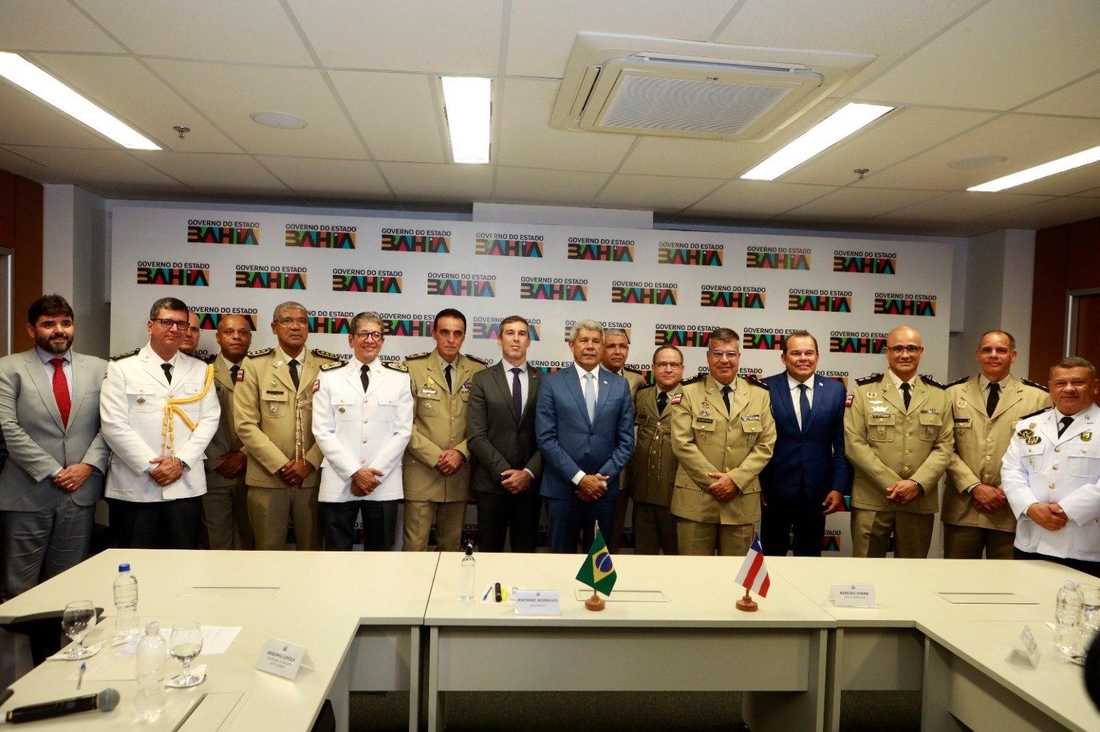 Jerônimo Rodrigues promove coronéis na PM e Bombeiros da Bahia e autoriza ascensão de 240 oficiais