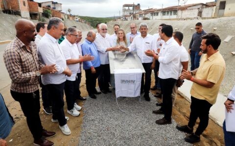 Imagem do post Jaguaquara recebe série de obras e investimentos que impulsionam educação e infraestrutura local