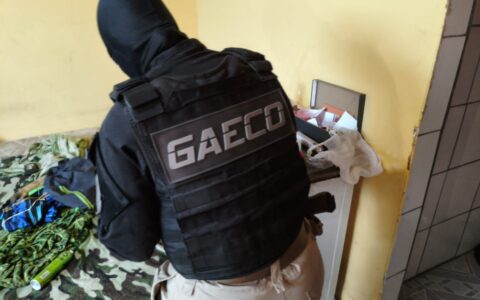 Imagem do post Professor é alvo da Polícia por armazenar mais de 700 vídeos de abuso infantil