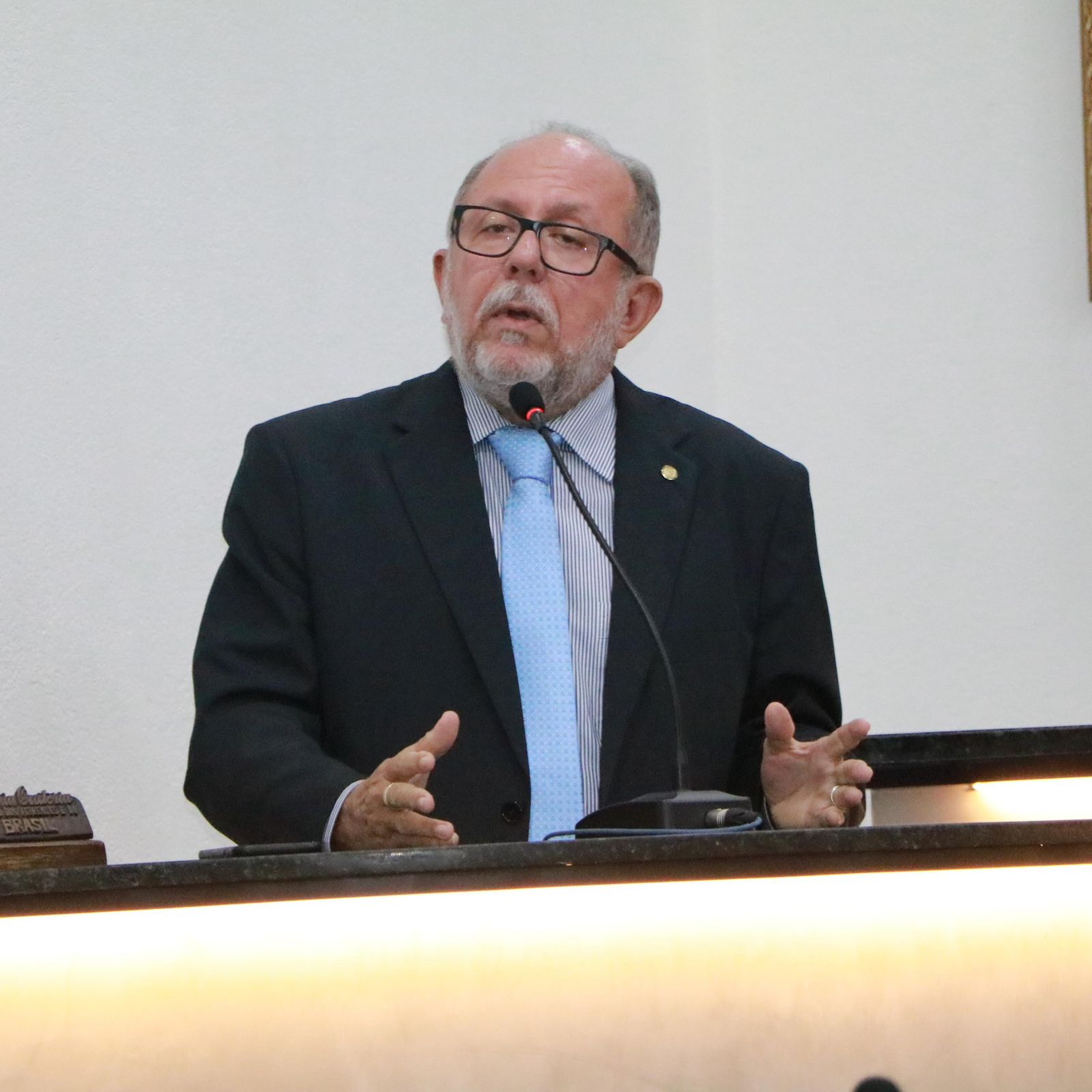 Deputado Arimateia assina requerimento para convocar Saeb e Planserv à ALBA após denúncias sobre plano de saúde