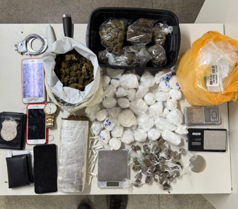 Imagem do post PM prende dois homens por tráfico de drogas em Feira de Santana