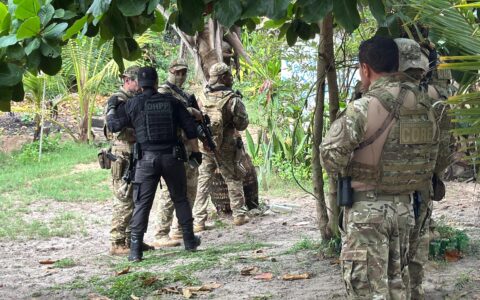 Imagem do post Megaoperação em Arembepe desarticula centro de comando do crime e deixa mortos