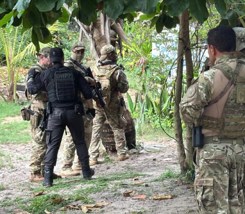 Imagem do post Megaoperação em Arembepe desarticula centro de comando do crime e deixa mortos