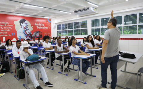 Imagem do post Bahia alcança liderança nacional em taxa de escolarização entre adolescentes