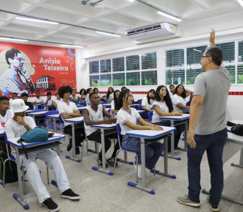 Imagem do post Bahia alcança liderança nacional em taxa de escolarização entre adolescentes