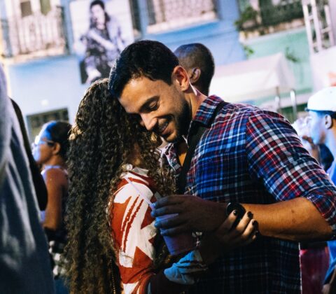 Imagem do post Leo Estakazero emociona no Pelourinho e Catuaba com Amendoim agita o público com forró raiz