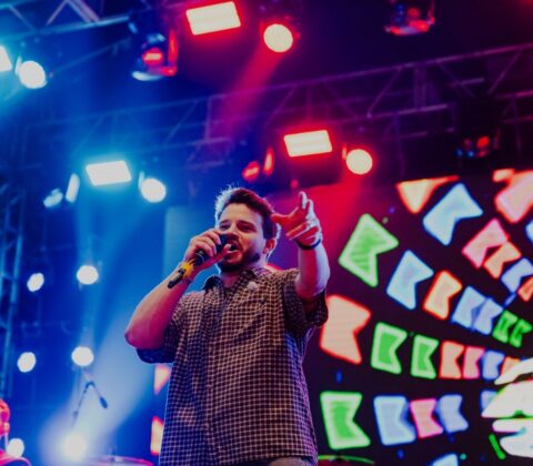 Imagem do post Matheus Fernandes agita o São João de Paripe e dispara: “É o maior São João do Brasil!”