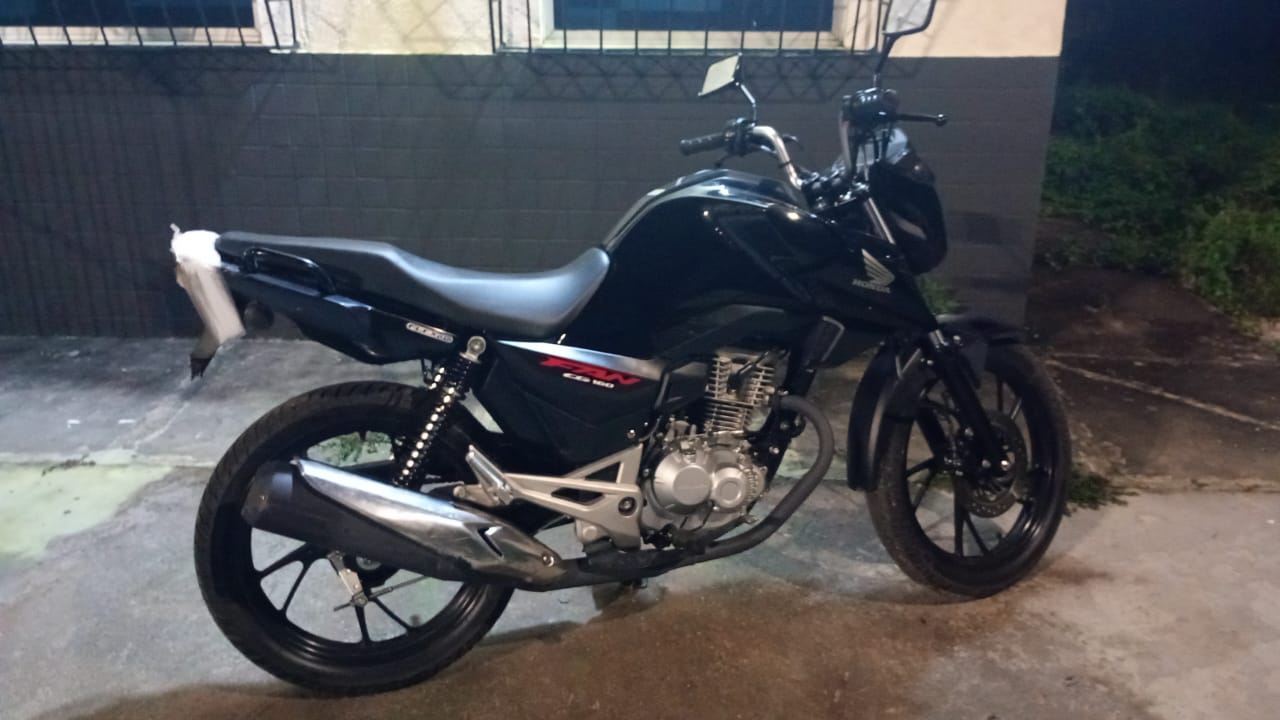 Motocicleta roubada é recuperada pela PM no interior da Bahia