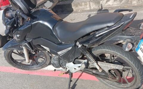 Imagem do post Homem é preso com moto roubada na Avenida Paralela