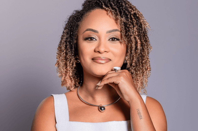 “Na Beira” marca estreia solo de Meg Heloise na literatura