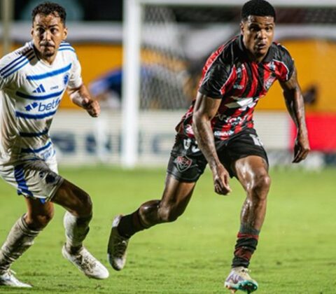 Imagem do post Jogador do Vitória sofre fratura grave e pode não voltar em 2025