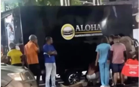 Imagem do post Criminoso morre após assalto a farmácia no Imbuí; comparsa fugiu