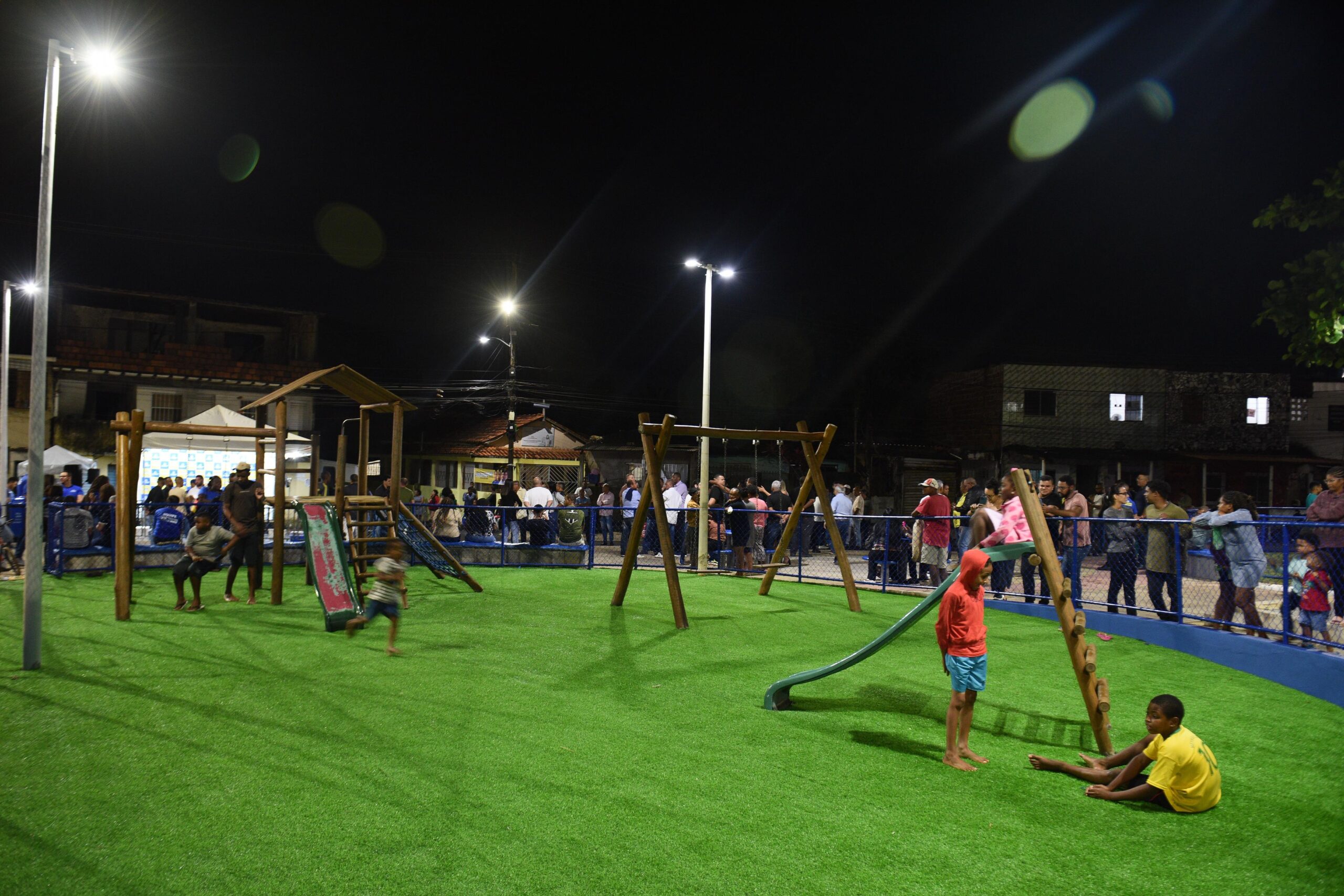 Salvador entrega nova praça com lazer e academia em Fazenda Grande IV