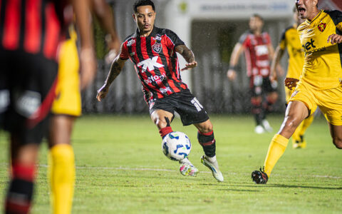 Imagem do post Vitória anuncia renovação de contrato do meia Matheuzinho