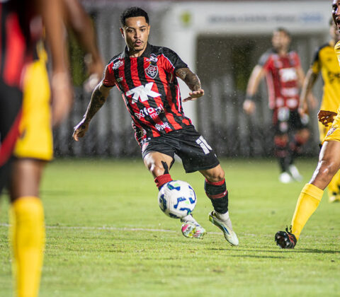 Imagem do post Vitória anuncia renovação de contrato do meia Matheuzinho