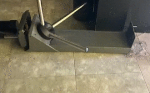 Imagem do post Vandalismo em Série: Mulher destrói academias em Feira de Santana por briga pessoal