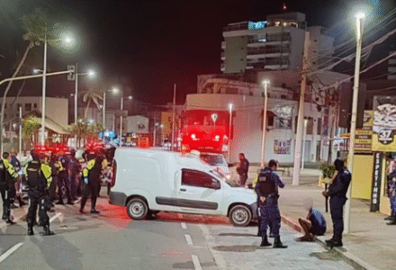 Imagem do post Homem é encontrado morto dentro de carro durante fuga de blitz