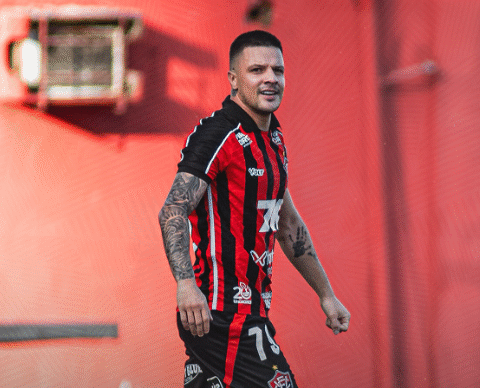 Imagem do post Vitória bate o Red Bull Bragantino e escapa da zona de rebaixamento