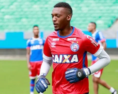 Imagem do post Racismo no futebol baiano: Goleiro do Bahia de Feira é alvo de ataques e FBF repudia ação